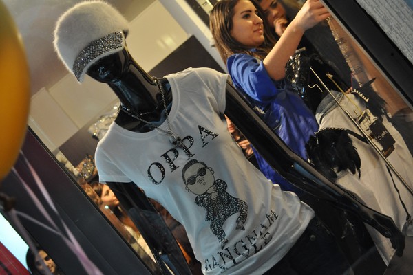 S ladies boutique Opening